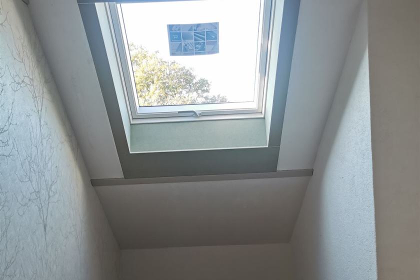 Dakvenster op lastige plaats boven een trapgat te Oud-Beijerland